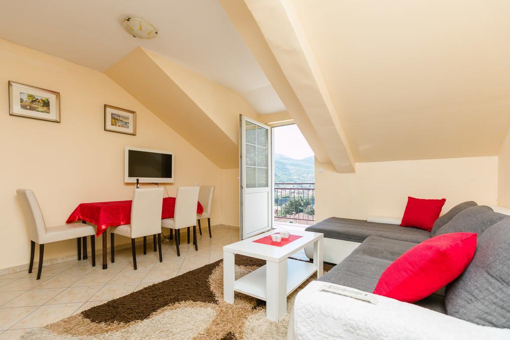 Apartments Feniks Kotor Luaran gambar