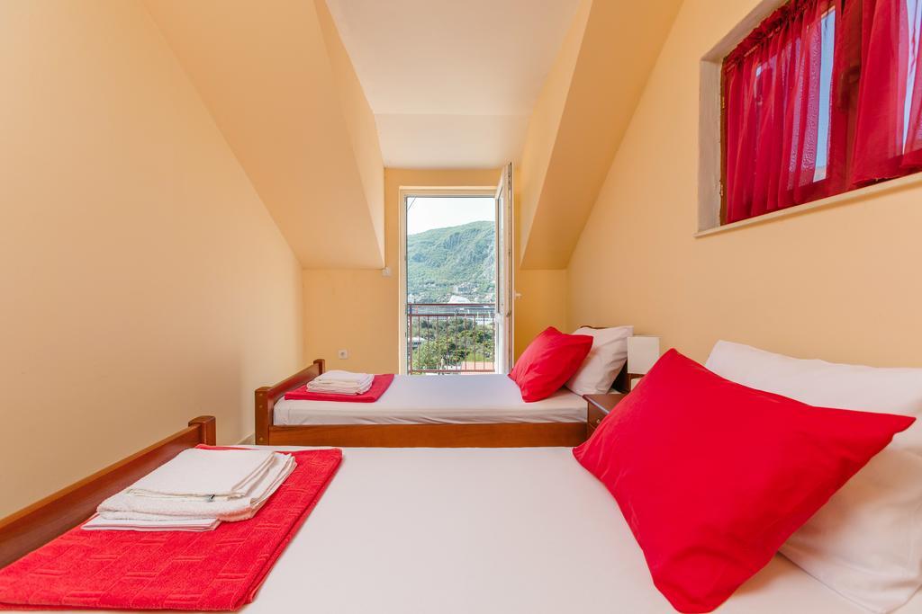 Apartments Feniks Kotor Luaran gambar