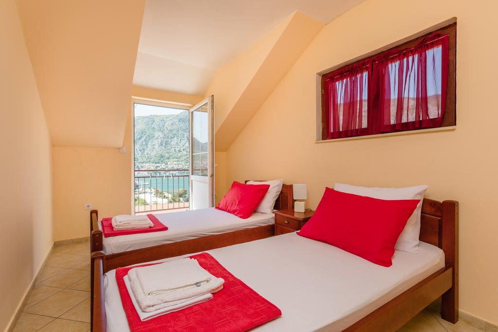 Apartments Feniks Kotor Luaran gambar