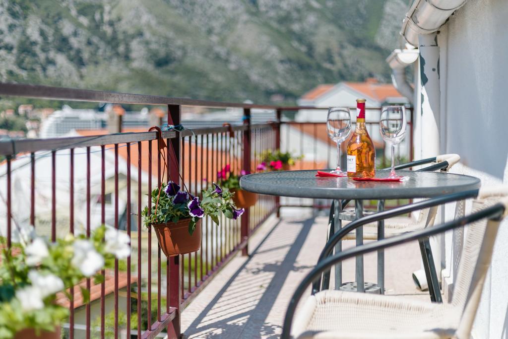 Apartments Feniks Kotor Luaran gambar