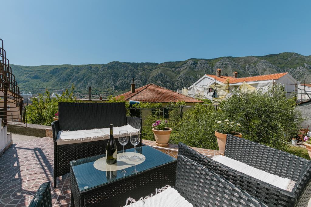Apartments Feniks Kotor Luaran gambar