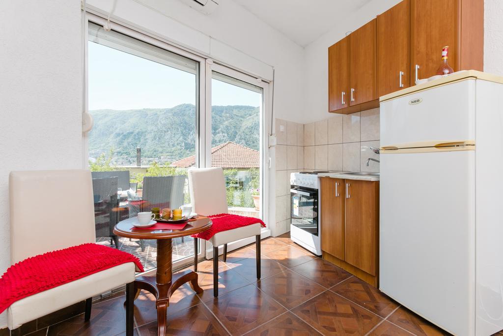 Apartments Feniks Kotor Luaran gambar